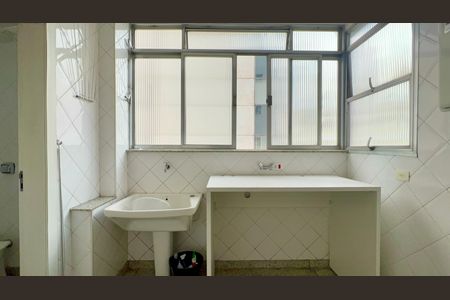 Apartamento à venda com 157m², 3 quartos e 1 vaga Apartamento à venda com 157m², 3 quartos e 1 vagaÁrea de Serviço