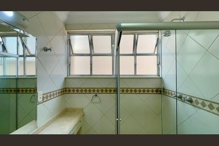 Apartamento à venda com 157m², 3 quartos e 1 vaga Apartamento à venda com 157m², 3 quartos e 1 vagaBanheiro social 2
