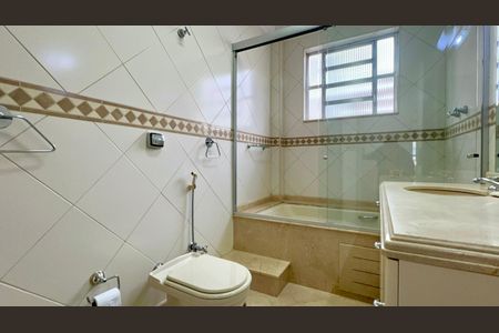 Apartamento à venda com 157m², 3 quartos e 1 vaga Apartamento à venda com 157m², 3 quartos e 1 vagaBanheiro social