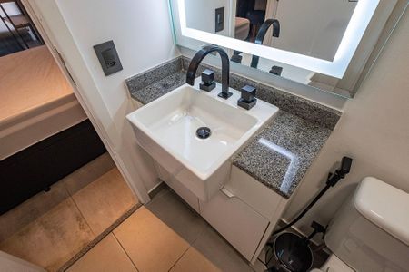 Banheiro de kitnet/studio à venda com 1 quarto, 24m² em Sumarezinho, São Paulo