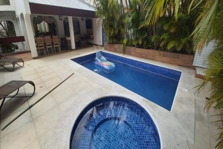 Casa à venda com 600m², 4 quartos e 6 vagasFoto 01