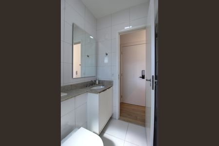 Banheiro Social de kitnet/studio para alugar com 1 quarto, 26m² em Indianópolis, São Paulo