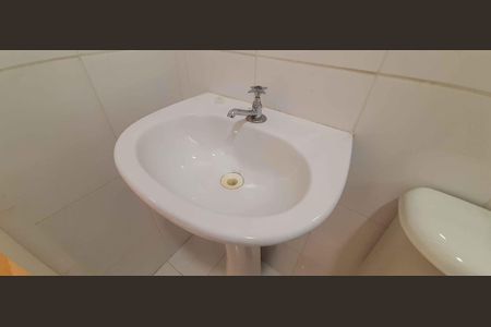 Apartamento à venda com 54m², 2 quartos e 1 vaga Apartamento à venda com 54m², 2 quartos e 1 vagaBanheiro Social