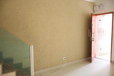 Sala de casa à venda com 1 quarto, 120m² em Vila Ivone, São Paulo