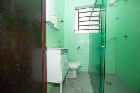 Casa à venda com 380m², 4 quartos e 2 vagas Casa à venda com 380m², 4 quartos e 2 vagasBANHEIRO1