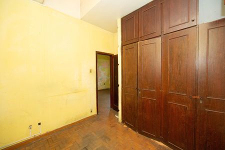 Casa à venda com 380m², 4 quartos e 2 vagas Casa à venda com 380m², 4 quartos e 2 vagasQUARTO2