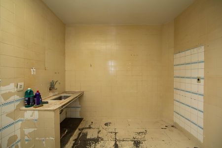 Casa à venda com 380m², 4 quartos e 2 vagas Casa à venda com 380m², 4 quartos e 2 vagasCOZINHA