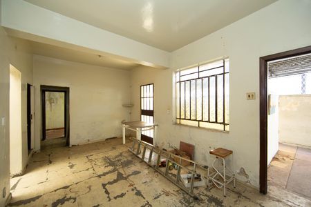 Casa à venda com 380m², 4 quartos e 2 vagas Casa à venda com 380m², 4 quartos e 2 vagasSALA