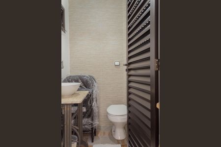 Casa à venda com 300m², 3 quartos e 3 vagasBanheiro de Serviço