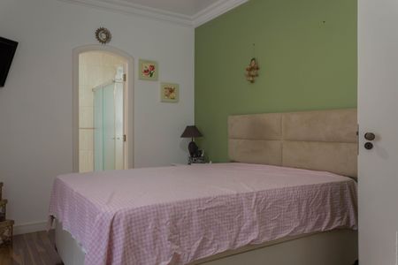 Casa à venda com 300m², 3 quartos e 3 vagasSuíte 2