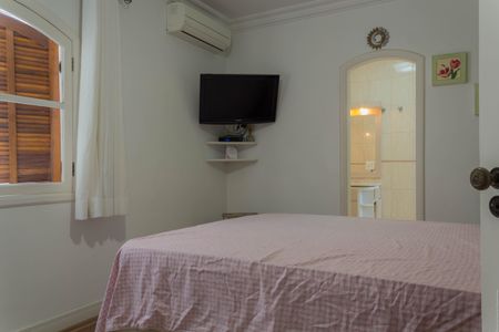 Casa à venda com 300m², 3 quartos e 3 vagasSuíte 2