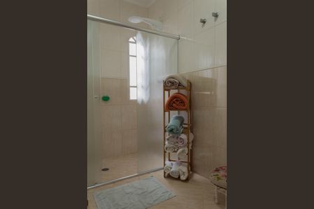 Casa à venda com 300m², 3 quartos e 3 vagasBanheiro da Suíte 1