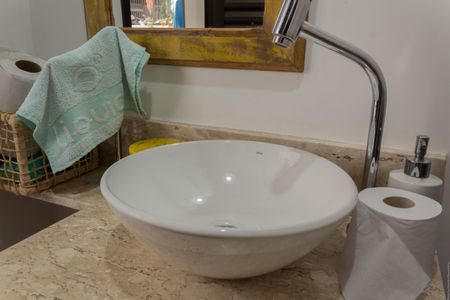 Casa à venda com 300m², 3 quartos e 3 vagasBanheiro de Serviço