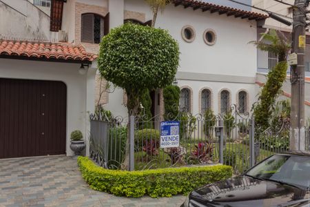 Casa à venda com 300m², 3 quartos e 3 vagasFachada