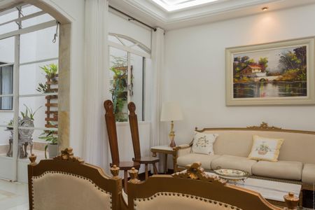 Casa à venda com 300m², 3 quartos e 3 vagasSala