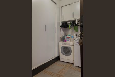 Casa à venda com 300m², 3 quartos e 3 vagasÁrea de Serviço