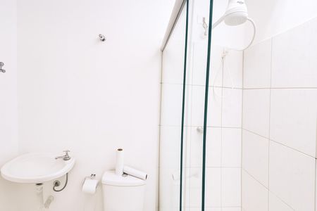 Casa para alugar com 70m², 2 quartos e 1 vaga Casa para alugar com 70m², 2 quartos e 1 vagaBanheiro Social