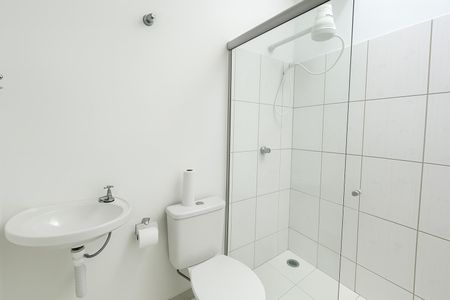 Casa para alugar com 70m², 2 quartos e 1 vaga Casa para alugar com 70m², 2 quartos e 1 vagaBanheiro Social