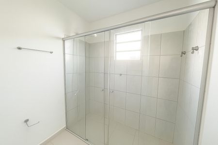 Casa para alugar com 70m², 2 quartos e 1 vaga Casa para alugar com 70m², 2 quartos e 1 vagaBanheiro da Suíte