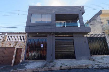 Casa à venda com 102m², 4 quartos e 4 vagasFachada