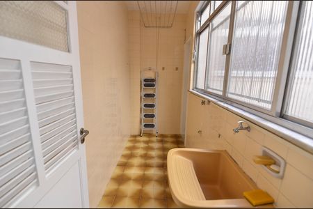 Apartamento para alugar com 77m², 2 quartos e 1 vaga Apartamento para alugar com 77m², 2 quartos e 1 vagaÁrea de Serviço
