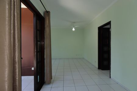 Sala de apartamento à venda com 2 quartos, 70m² em Parque Jaçatuba, Santo André