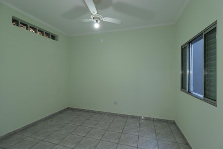 Apartamento à venda com 70m², 2 quartos e 2 vagasQuarto 2