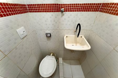 Banheiro social de kitnet/studio à venda com 1 quarto, 15m² em Centro, Rio de Janeiro