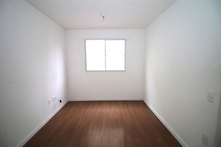 Sala de apartamento para alugar com 2 quartos, 40m² em Braz de Pina, Rio de Janeiro
