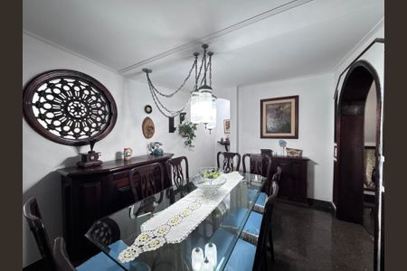 Casa para alugar com 352m², 4 quartos e 2 vagasSala