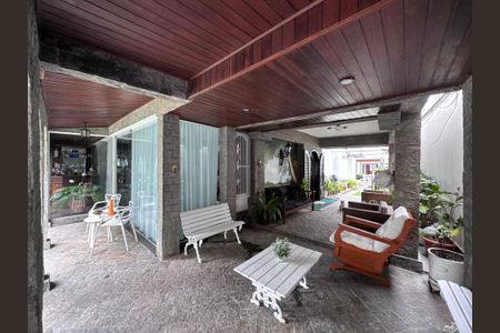 Casa para alugar com 352m², 4 quartos e 2 vagasÁrea externa