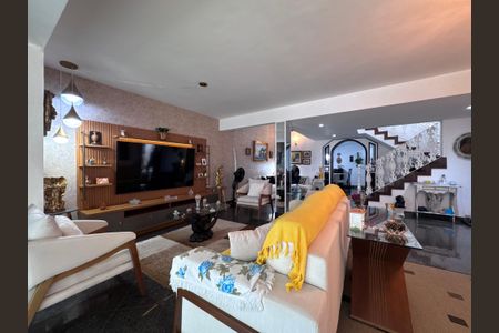 Casa para alugar com 352m², 4 quartos e 2 vagasSala