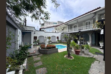 Casa para alugar com 352m², 4 quartos e 2 vagasÁrea externa