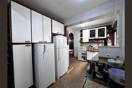 Casa para alugar com 352m², 4 quartos e 2 vagasCozinha