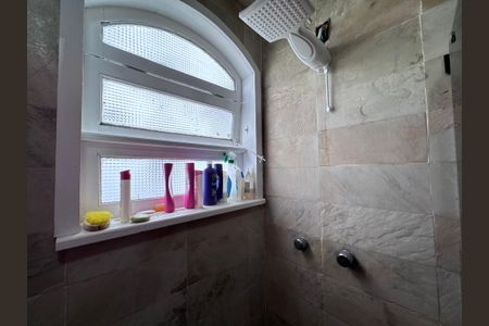 Casa para alugar com 352m², 4 quartos e 2 vagasBanheiro Social