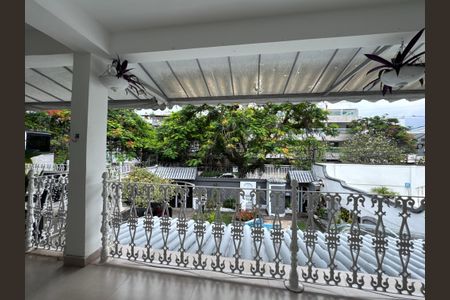 Casa para alugar com 352m², 4 quartos e 2 vagasSuíte - Varanda