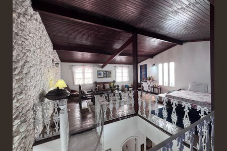 Casa para alugar com 352m², 4 quartos e 2 vagasSalão