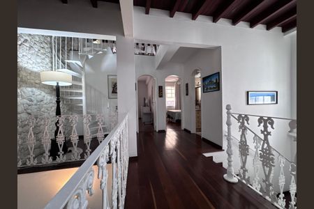 Casa para alugar com 352m², 4 quartos e 2 vagasHall Íntimo