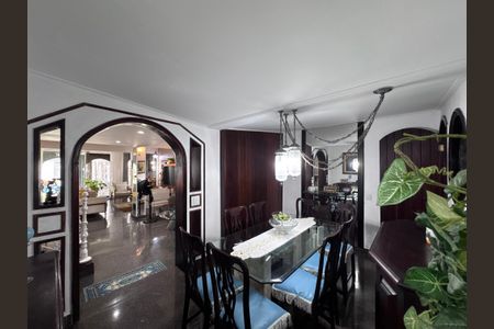 Casa para alugar com 352m², 4 quartos e 2 vagasSala