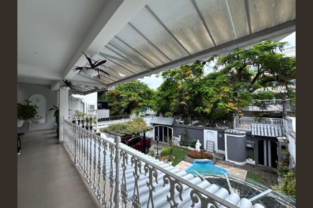 Casa para alugar com 352m², 4 quartos e 2 vagasSuíte - Varanda