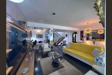 Casa para alugar com 352m², 4 quartos e 2 vagasSala