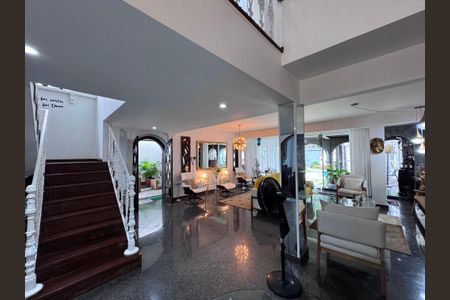 Casa para alugar com 352m², 4 quartos e 2 vagasSala