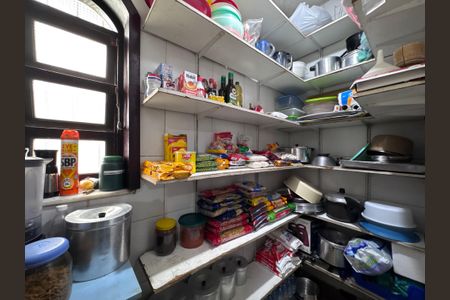 Casa para alugar com 352m², 4 quartos e 2 vagasCozinha - Despensa