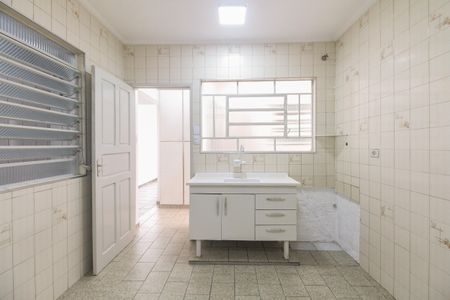 Casa à venda com 90m², 2 quartos e 2 vagasCozinha 