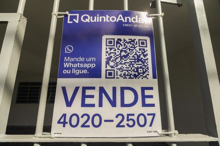 Casa à venda com 90m², 2 quartos e 2 vagasFachada - Placa 