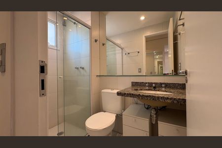 Apartamento à venda com 86m², 3 quartos e 2 vagas Apartamento à venda com 86m², 3 quartos e 2 vagasBanheiro social