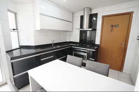 Apartamento para alugar com 119m², 4 quartos e 3 vagas