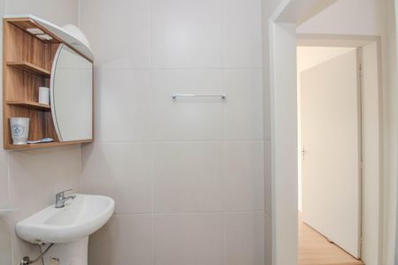 Casa à venda com 240m², 3 quartos e 2 vagas Casa à venda com 240m², 3 quartos e 2 vagasBanheiro 1