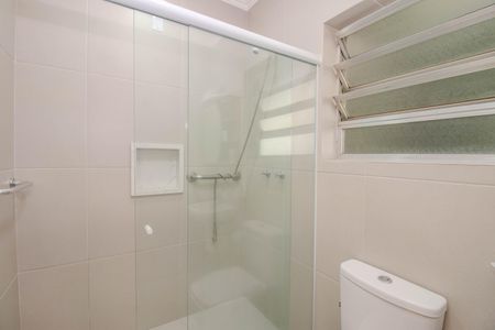 Casa à venda com 240m², 3 quartos e 2 vagas Casa à venda com 240m², 3 quartos e 2 vagasBanheiro 1