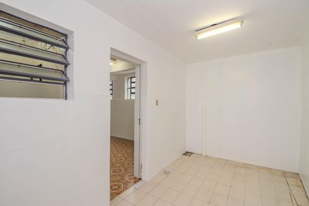 Casa à venda com 240m², 3 quartos e 2 vagas Casa à venda com 240m², 3 quartos e 2 vagasDispensa